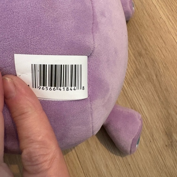 Eden the Bigfoot Purple Rainbow 10” Squishmallow Plush Toy with Hearts Jazwares - Picture 6 of 11